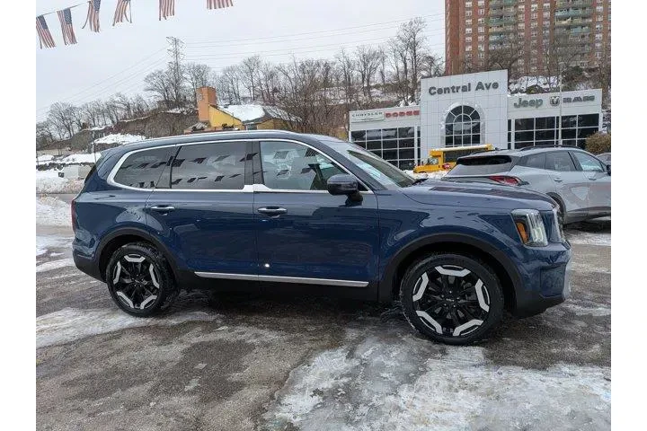 $33895 : Kia Telluride 2023 AWD S 4dr image 5