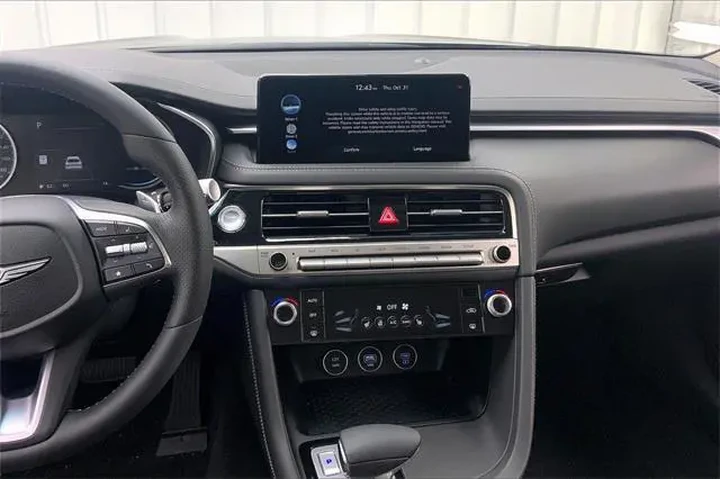 $36490 : Genesis G70 2025 AWD 2.5T St image 7