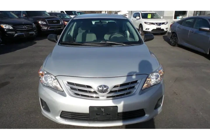 $8900 : 2013 Corolla LE image 8