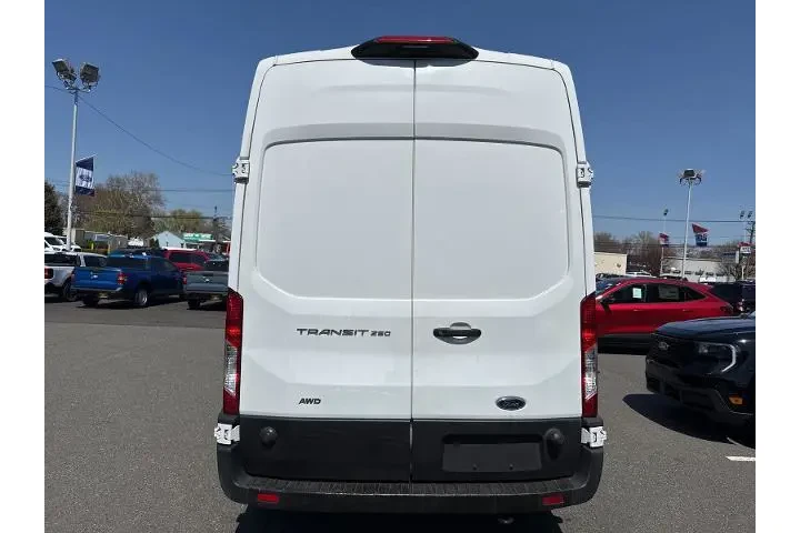 $39995 : Ford Transit 2024 AWD 250 3d image 7