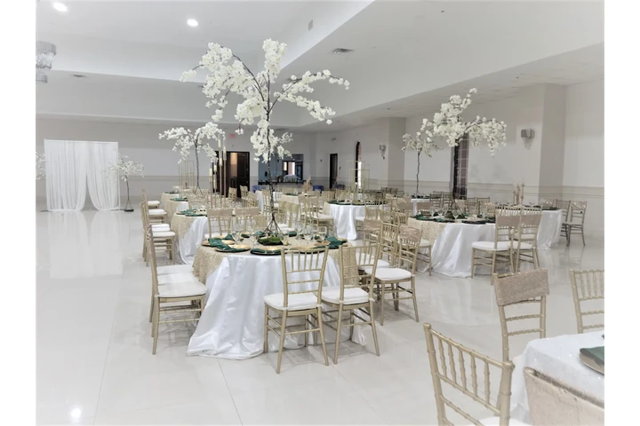 SALONES DE FIESTAS image 1