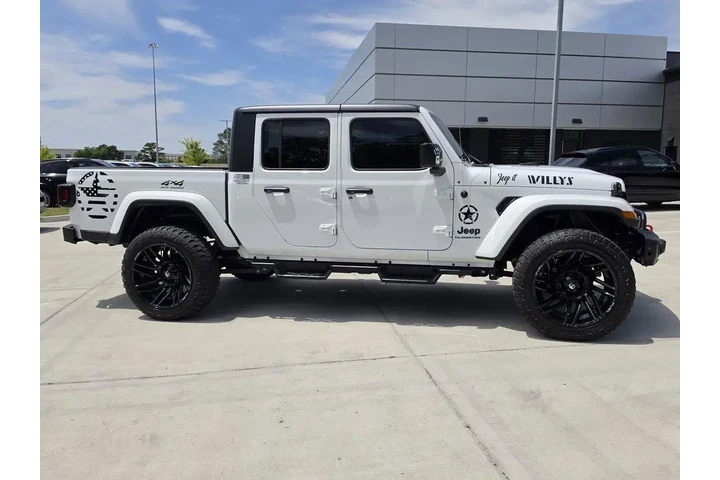 $32900 : Jeep Gladiator 2022 4x4 Will image 4