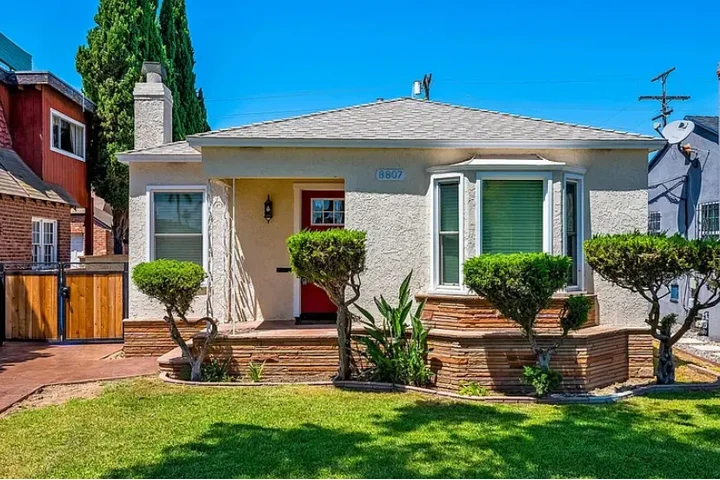 $1799 : Lovely home 4 rent image 1