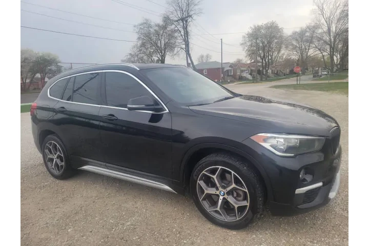 $12497 : 2018 BMW X1 sDrive28i image 1