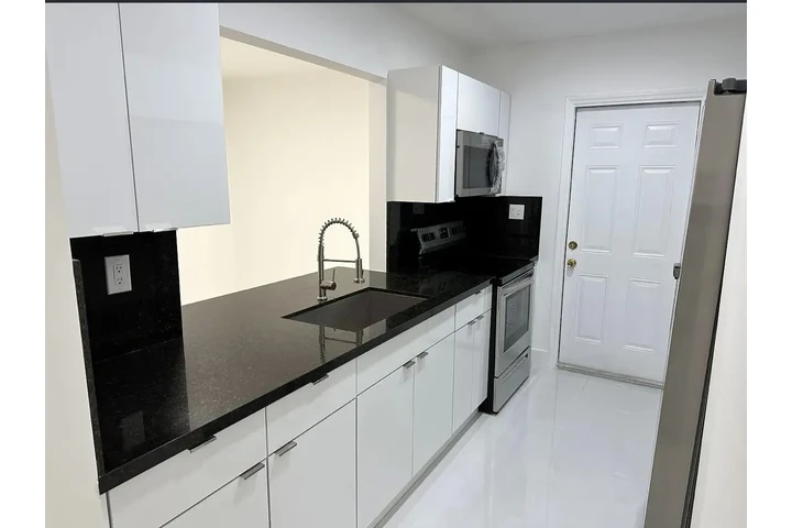 $1700 : 2 dormitorios y 2 baños image 3