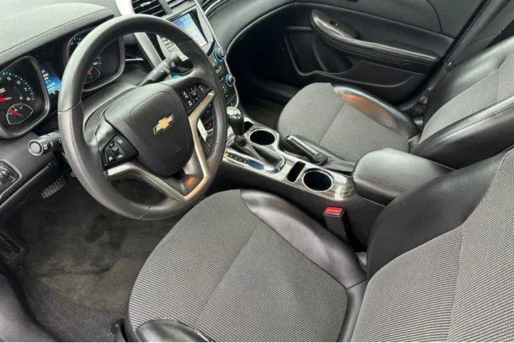 $9921 : Chevrolet Malibu Limited 201 image 10