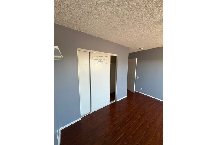 $800 : Bedroom For Rent image 2