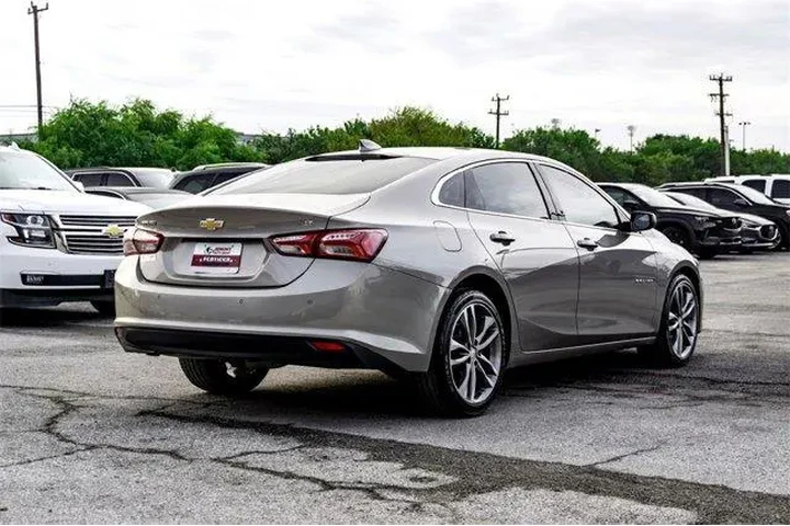 $20100 : Chevrolet Malibu 2024 LT 4dr image 5