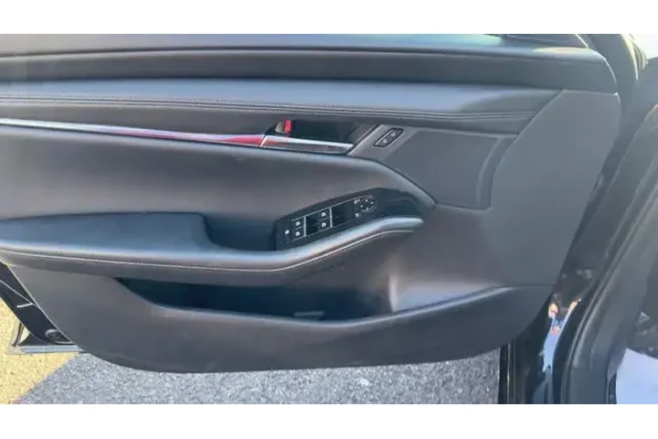 $21802 : Mazda Mazda3 Sedan 2025 2.5 image 10