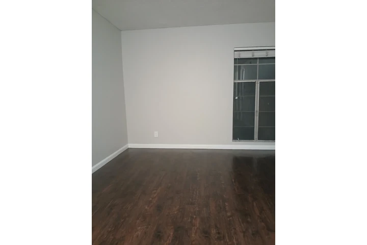 $1200 : Cuarto Vermont/3rd image 1