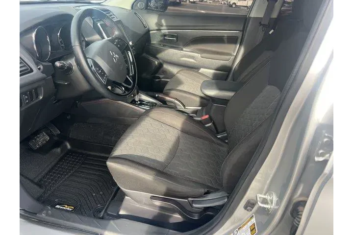 $13999 : Mitsubishi Outlander Sport 2 image 8