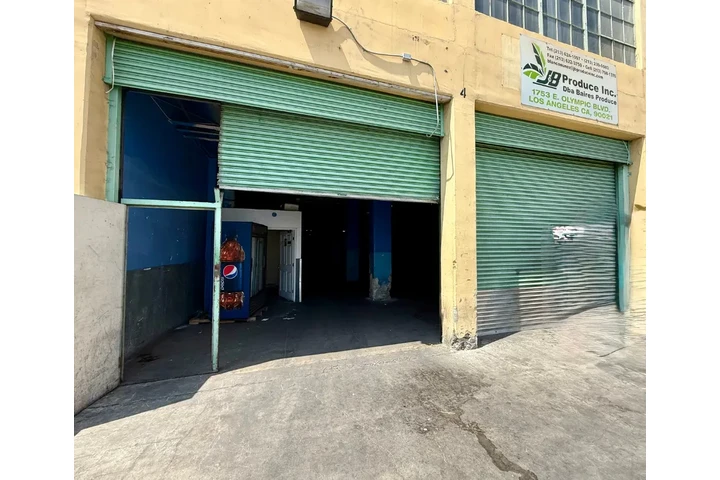 $1 : SE RENTA BODEGA CON COOLER image 8