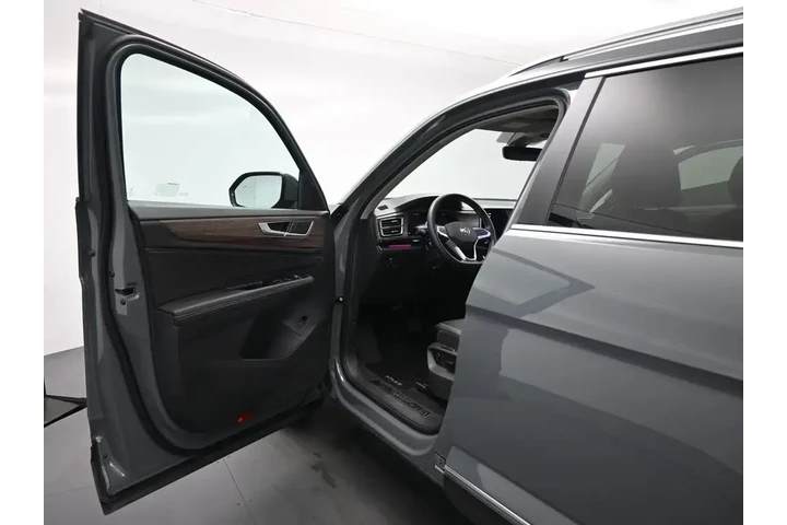 $39486 : Volkswagen Atlas 2025 AWD SE image 8