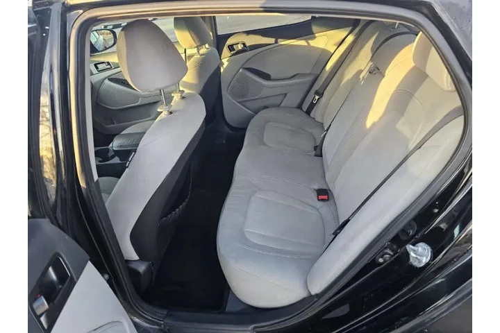 $3250 : 2011 Optima LX image 9