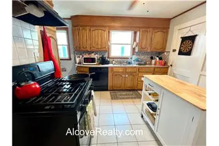 $3100 : Rental property with 2 bedro image 6