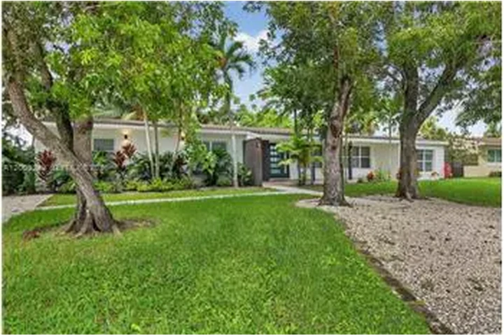 $6900 : Rental property with 3 bedro image 2