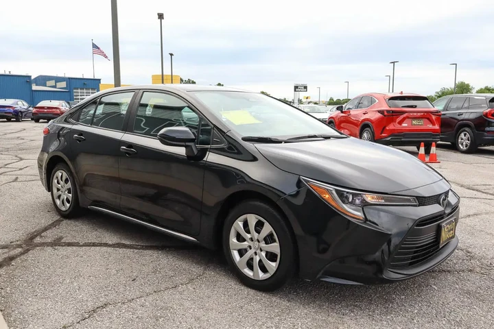 $20787 : 2024 Corolla LE CVT image 3