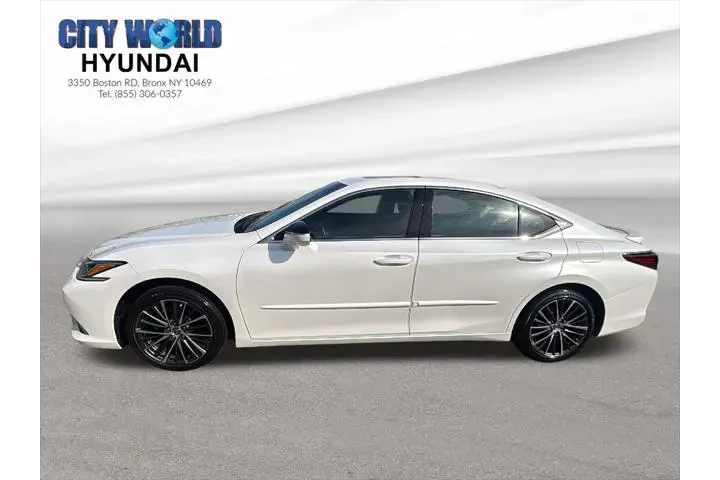 $39087 : Lexus ES 300h 2024 4dr Sedan image 2