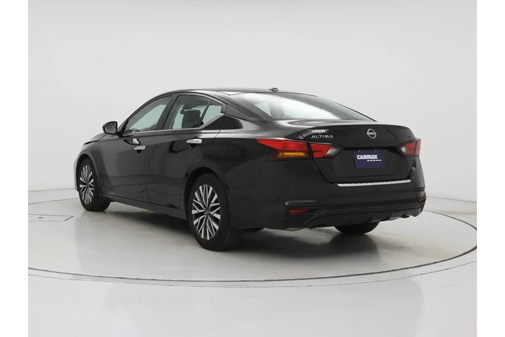 $24998 : Nissan Altima 2023 2.5 SV 4d image 2