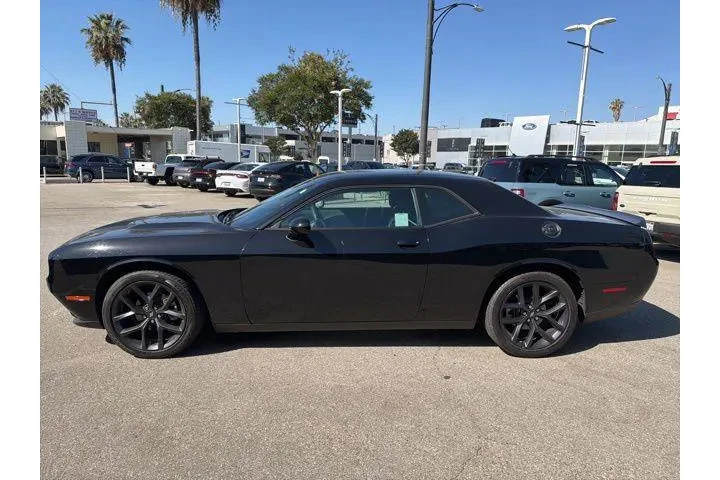 $28995 : Dodge Challenger 2023 SXT 2d image 4