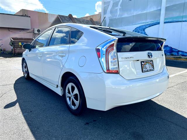 $15995 : 2012 Prius Prius V image 6