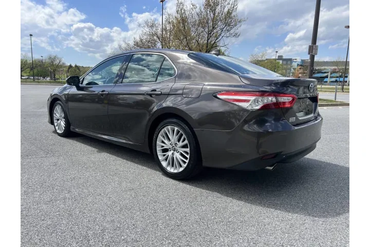 $19500 : 2019 Camry Hybrid XLE image 7