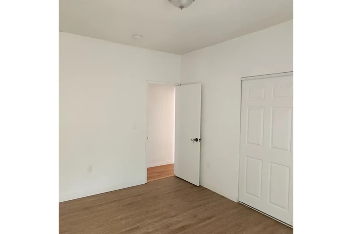 $2350 : Apartamento en Compton image 5