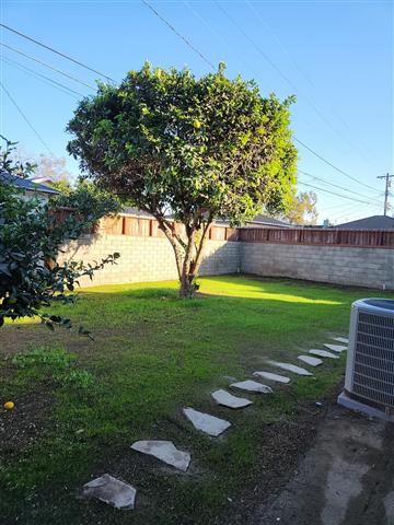 $900 : Beautiful Home...LAKEWOOD,CA image 8