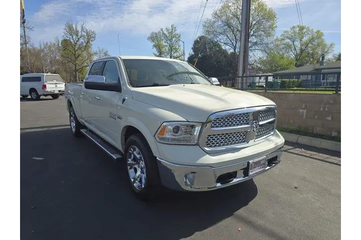 $29995 : Ram 1500 2018 4x4 Laramie 4d image 1