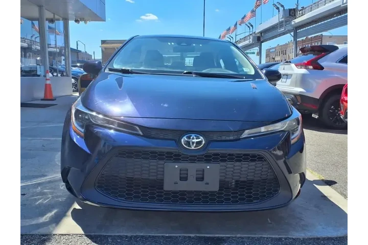 $15899 : Toyota Corolla 2021 LE 4dr S image 2