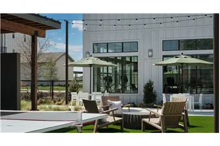 $2100 : Rental property with 2 bedro image 4