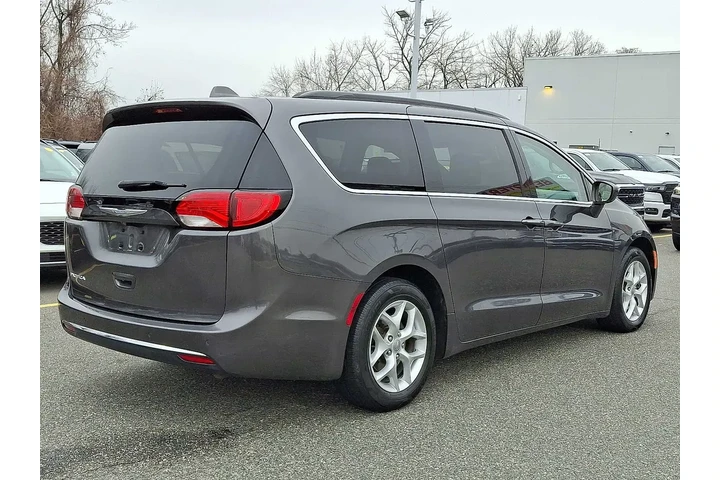 $14599 : Chrysler Pacifica 2018 Touri image 6