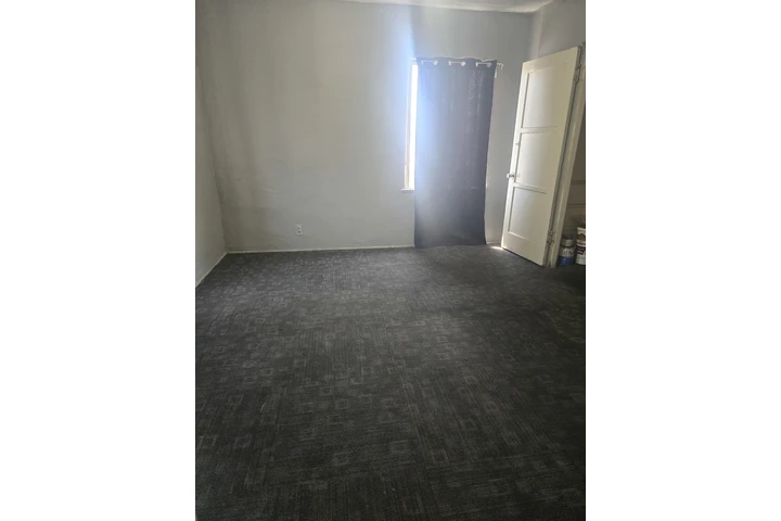 $750 : cuarto de renta image 1