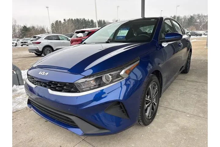 $18900 : Kia Forte 2024 LXS 4dr Sedan image 3