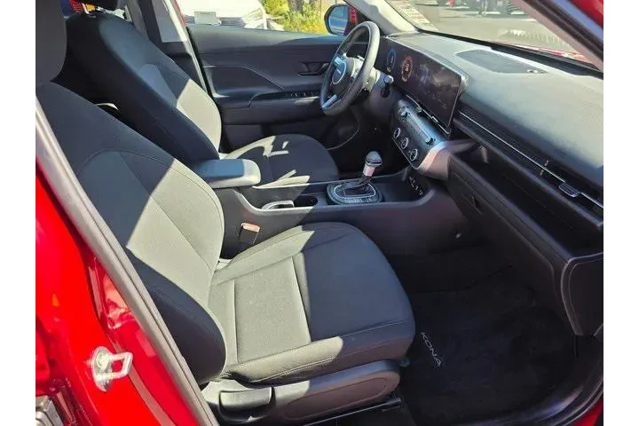 $20576 : Hyundai KONA 2024 AWD SE 4dr image 10