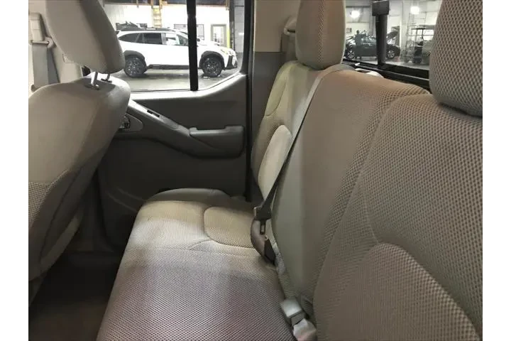 $16679 : Nissan Frontier 2015 4x4 S 4 image 5