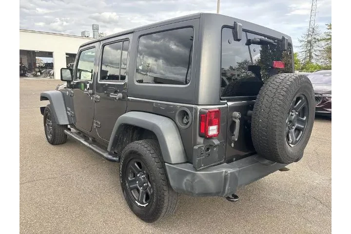 $13890 : Jeep Wrangler Unlimited 2017 image 8