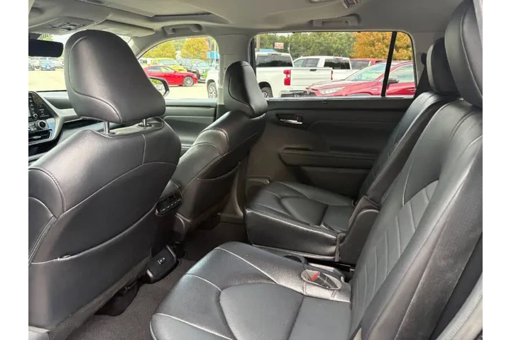 $32950 : 2022 Highlander XLE image 9
