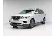$18998 : Nissan Pathfinder 2017 4x4 P thumbnail