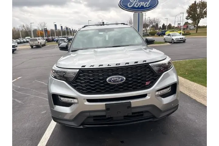 $29516 : Ford Explorer 2021 AWD ST 4d image 3