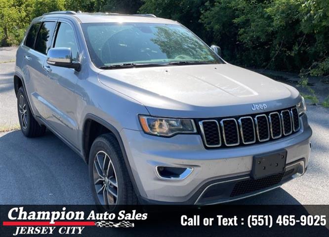 Used 2018 Grand Cherokee Limi image 2