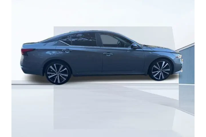 $16998 : Nissan Altima 2019 2.5 SR 4d image 7