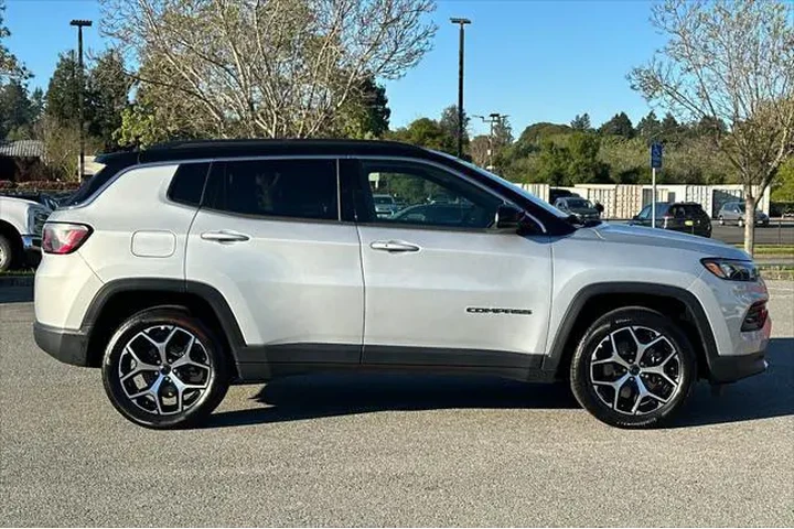 $24990 : Jeep Compass 2025 4x4 Limite image 3