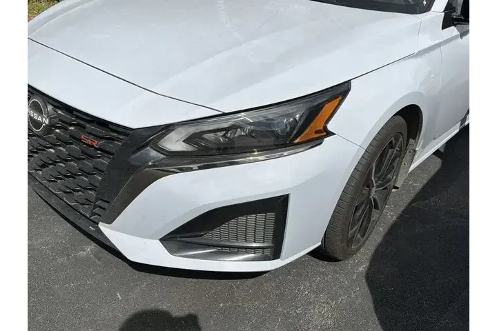 $19448 : Nissan Altima 2025 2.5 SR 4d image 3