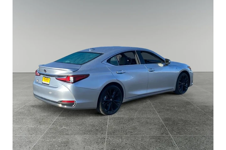 $35960 : Lexus ES 300h 2024 F SPORT D image 5