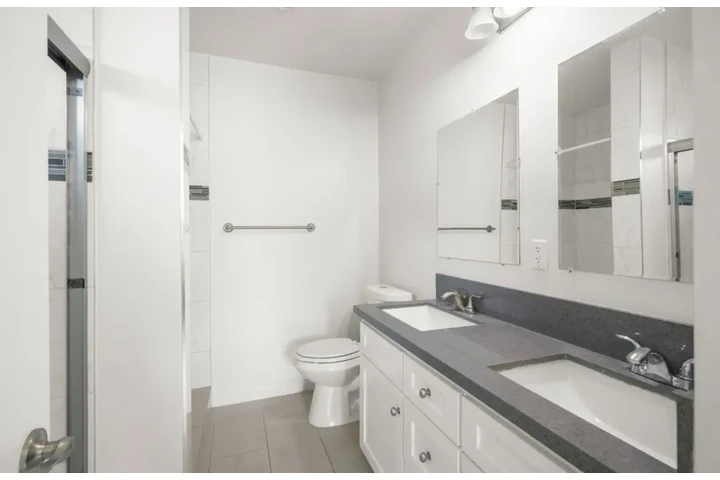 $1985 : 2 Bedroom Apt In Los Angeles image 6