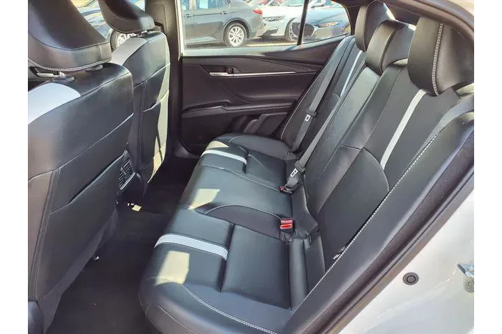 $29647 : Toyota Camry 2025 SE 4dr Sed image 10