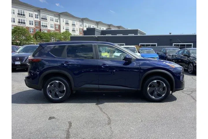 $19487 : Nissan Rogue 2025 AWD SV 4dr image 4