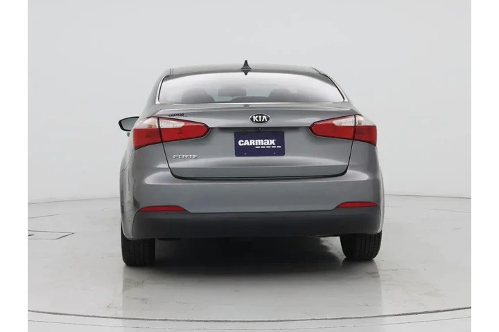 $12998 : Kia Forte 2016 LX 4dr Sedan image 6