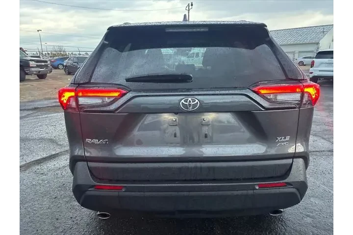 $33500 : Toyota RAV4 2024 AWD XLE Pre image 7